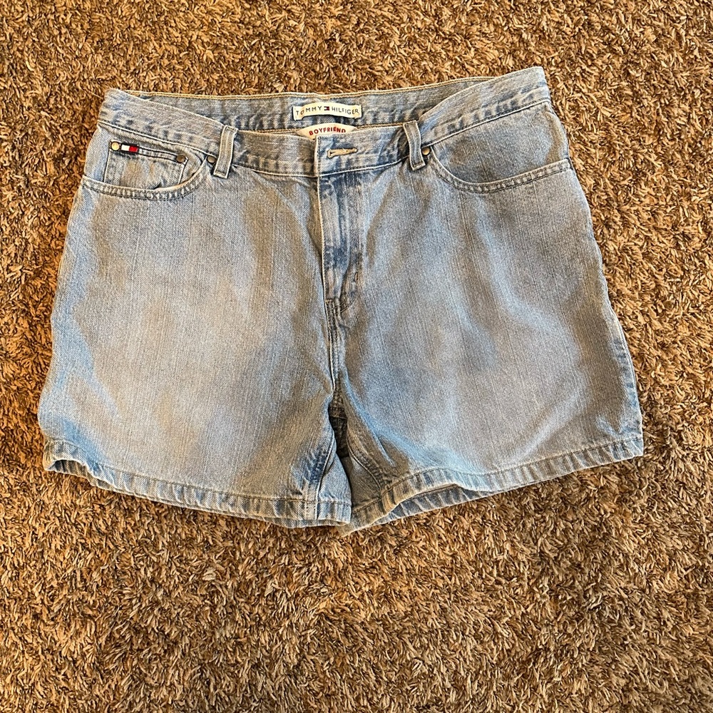 EUC. Tommy Hilfiger light denim shorts. Size 12.